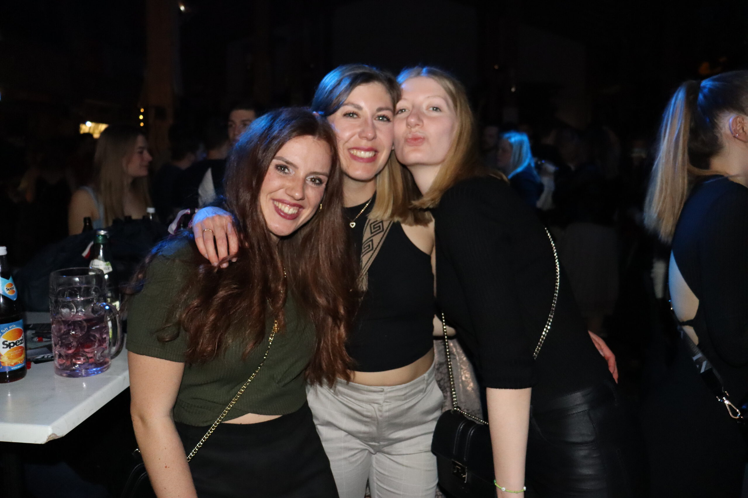 Goldacher Madln Massenparty