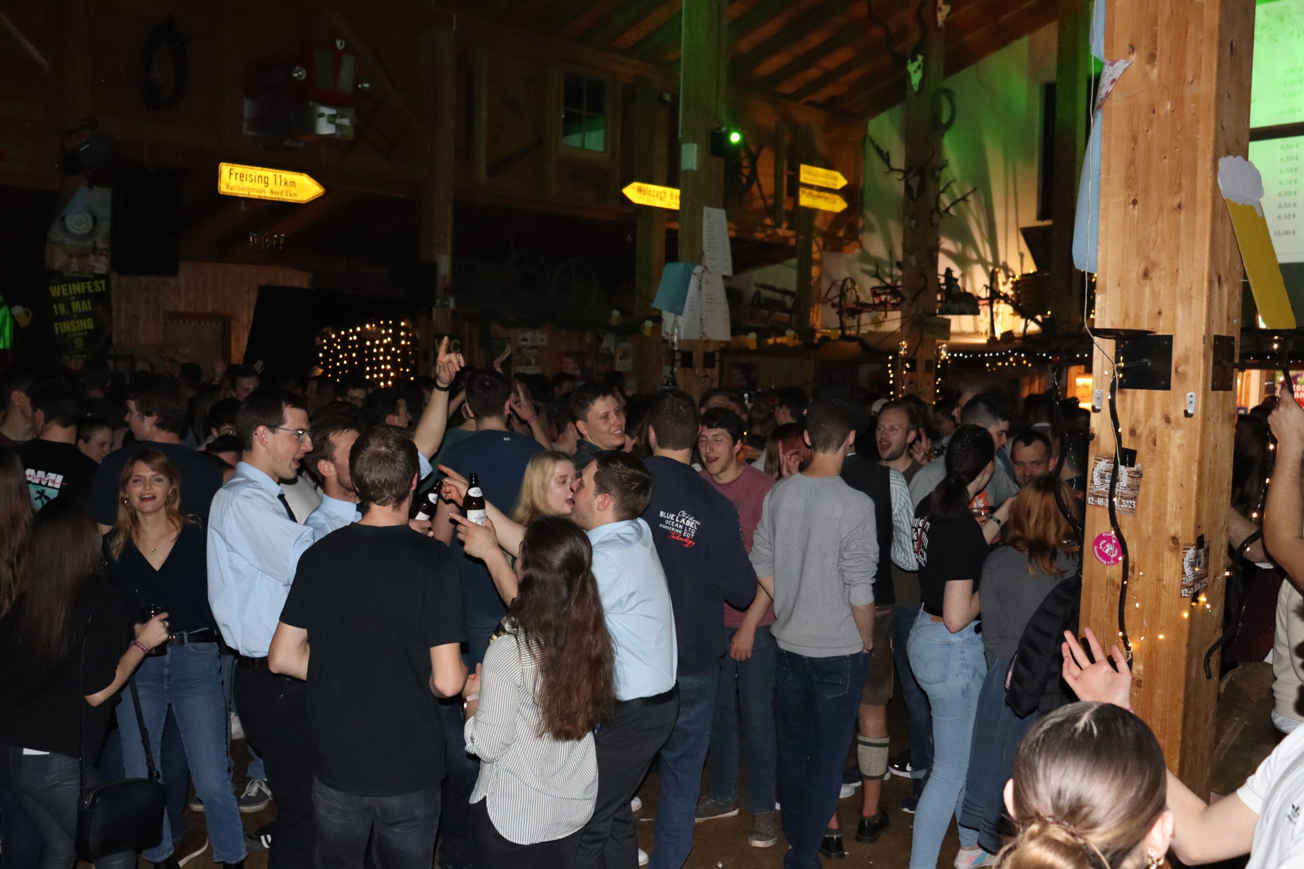 Goldacher Madln Massenparty