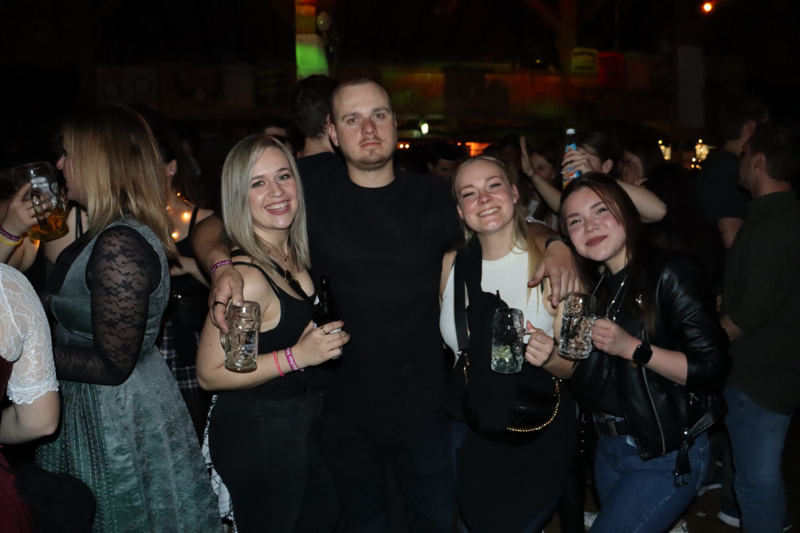 Goldacher Madln Massenparty
