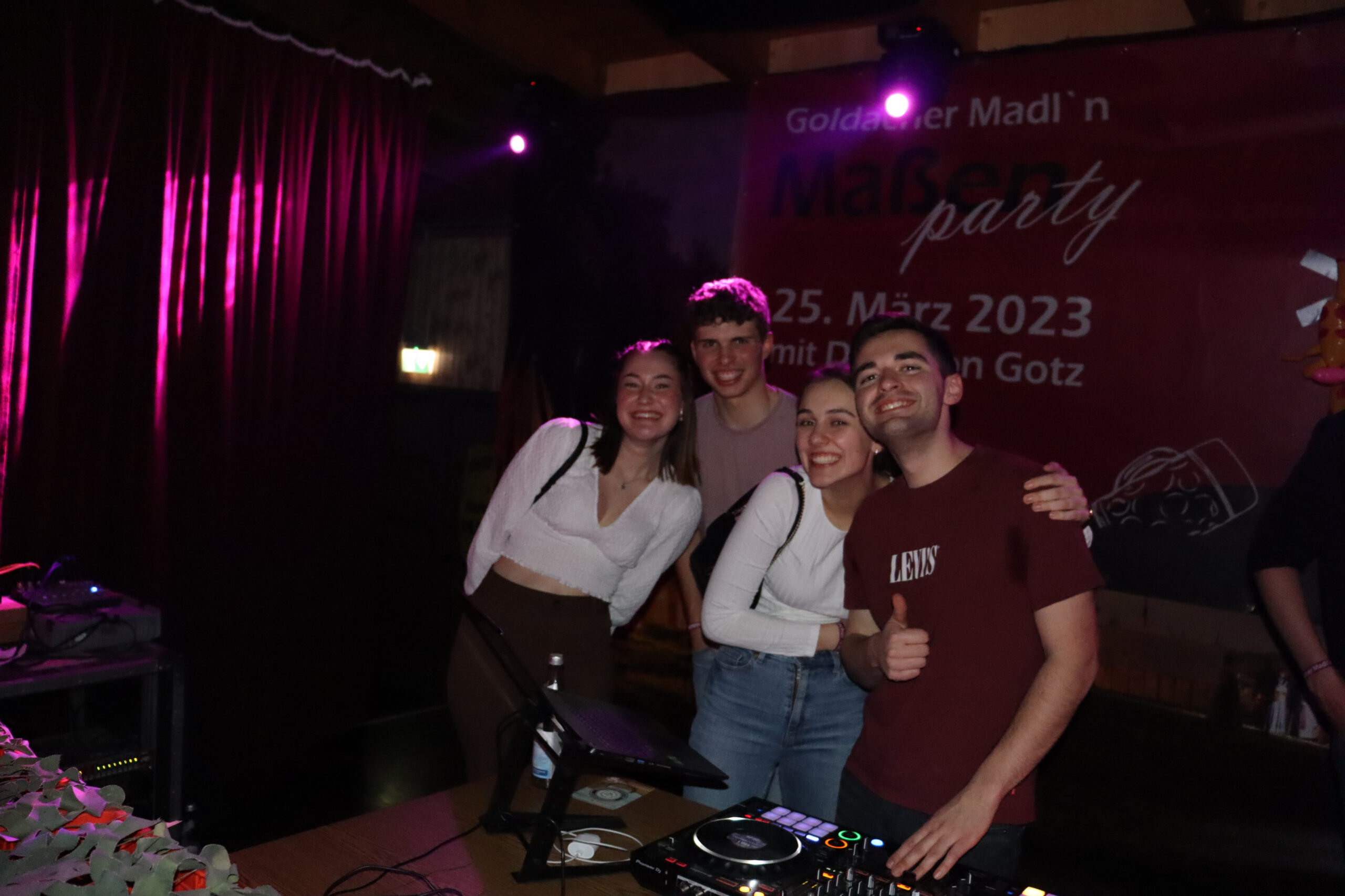 Goldacher Madln Massenparty